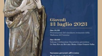 La statua della Madonna del Carmelo torna sul suo altare dopo il restauro
